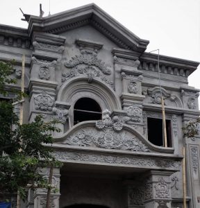 phào chỉ phân tầng xi măng